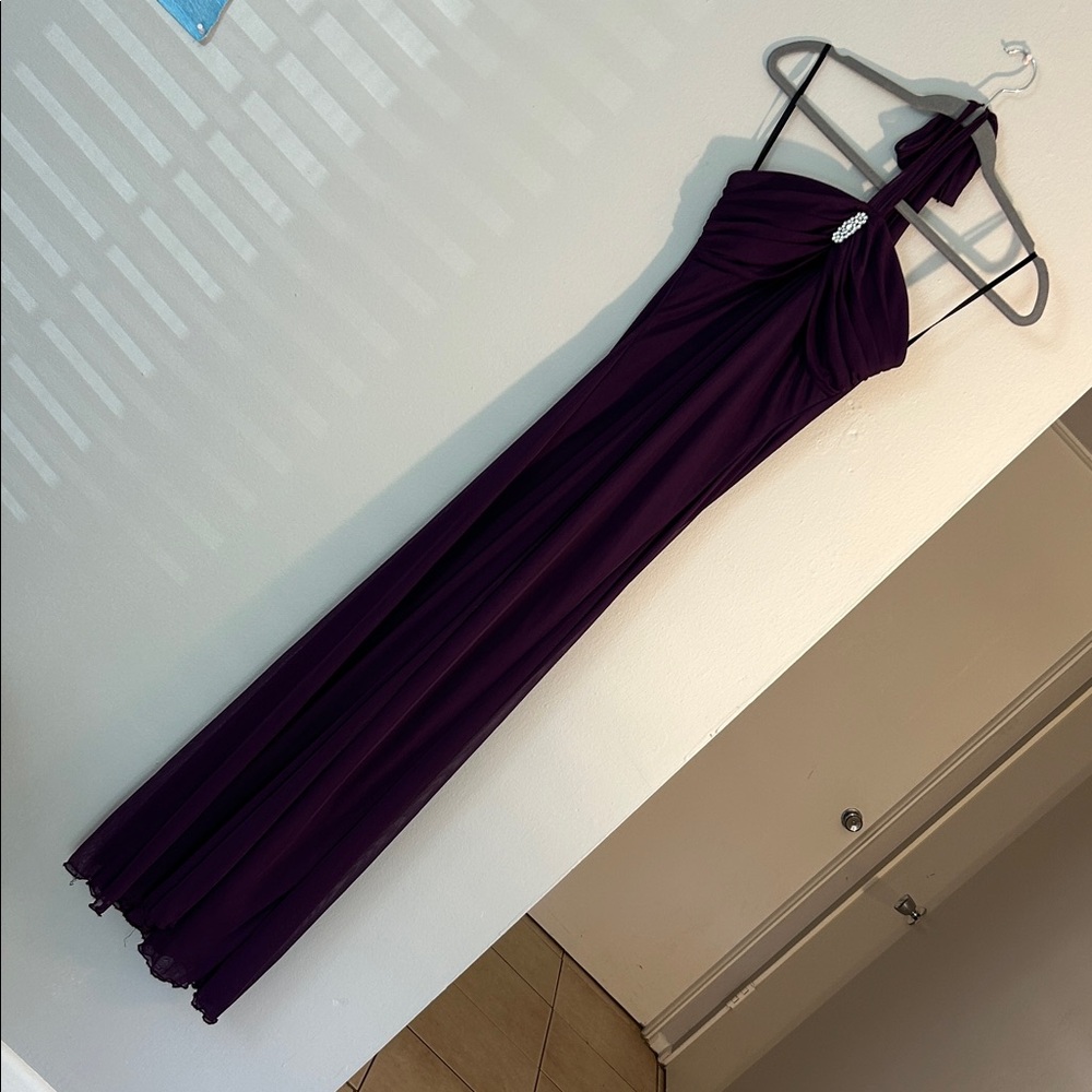 B. Smart One Shoulder Purple Dress